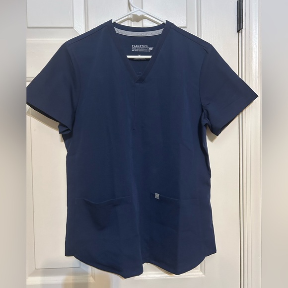 Fabletics navy blue scrub top women’s medium - Picture 1 of 3